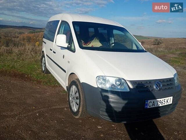 Белый Фольксваген Кадди, объемом двигателя 1.97 л и пробегом 159 тыс. км за 6000 $, фото 8 на Automoto.ua