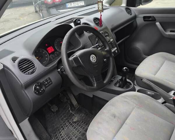 Белый Фольксваген Кадди, объемом двигателя 1.98 л и пробегом 332 тыс. км за 4000 $, фото 6 на Automoto.ua