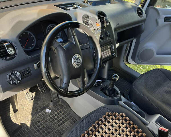 Белый Фольксваген Кадди, объемом двигателя 1.4 л и пробегом 204 тыс. км за 5400 $, фото 14 на Automoto.ua