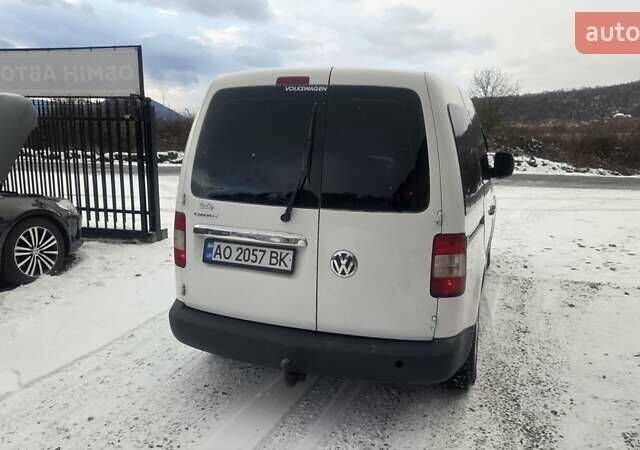 Белый Фольксваген Кадди, объемом двигателя 1.97 л и пробегом 245 тыс. км за 4900 $, фото 6 на Automoto.ua