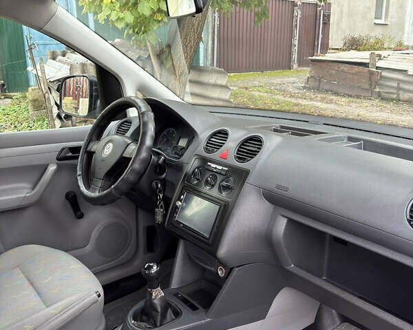 Белый Фольксваген Кадди, объемом двигателя 1.9 л и пробегом 255 тыс. км за 6200 $, фото 10 на Automoto.ua