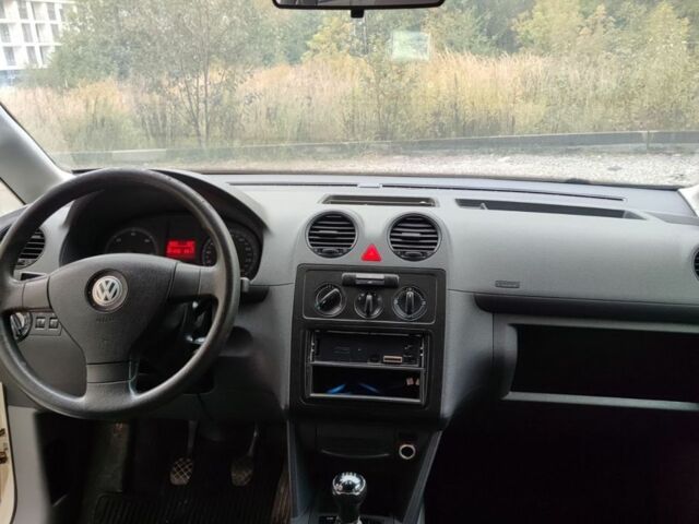 Білий Фольксваген Кадді, об'ємом двигуна 0 л та пробігом 220 тис. км за 5500 $, фото 7 на Automoto.ua