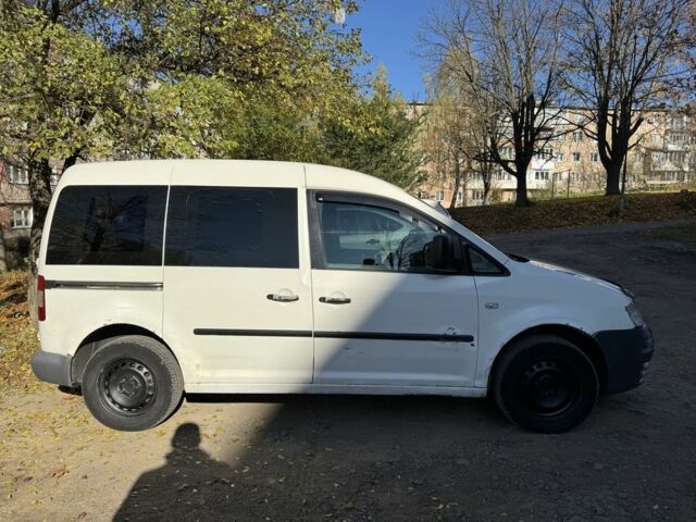Белый Фольксваген Кадди, объемом двигателя 2 л и пробегом 400 тыс. км за 3800 $, фото 2 на Automoto.ua