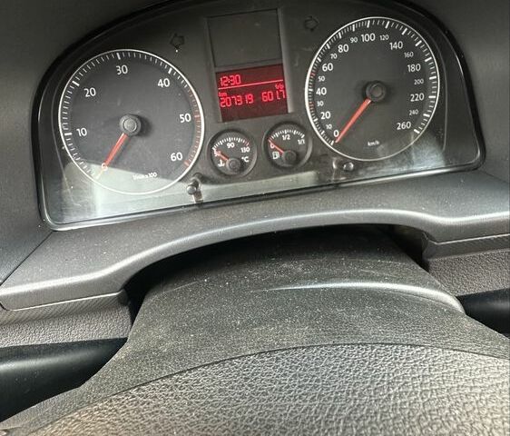 Белый Фольксваген Кадди, объемом двигателя 1.9 л и пробегом 207 тыс. км за 5500 $, фото 5 на Automoto.ua