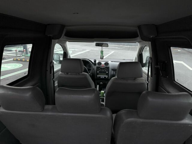 Белый Фольксваген Кадди, объемом двигателя 2 л и пробегом 300 тыс. км за 4950 $, фото 19 на Automoto.ua