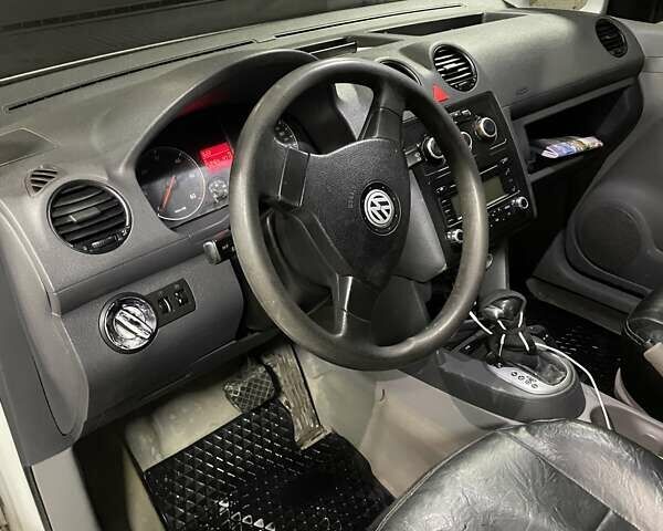 Белый Фольксваген Кадди, объемом двигателя 1.9 л и пробегом 258 тыс. км за 5800 $, фото 3 на Automoto.ua