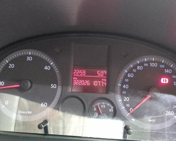 Белый Фольксваген Кадди, объемом двигателя 1.9 л и пробегом 322 тыс. км за 5600 $, фото 2 на Automoto.ua