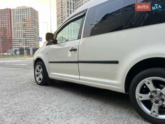 Белый Фольксваген Кадди, объемом двигателя 2 л и пробегом 225 тыс. км за 4950 $, фото 27 на Automoto.ua