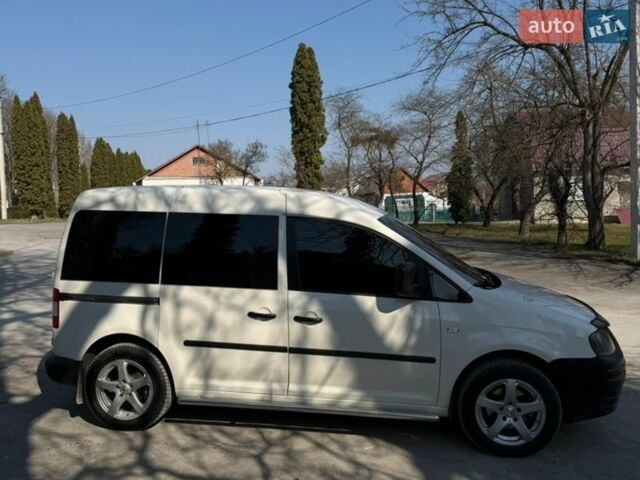 Белый Фольксваген Кадди, объемом двигателя 1.97 л и пробегом 293 тыс. км за 6199 $, фото 2 на Automoto.ua