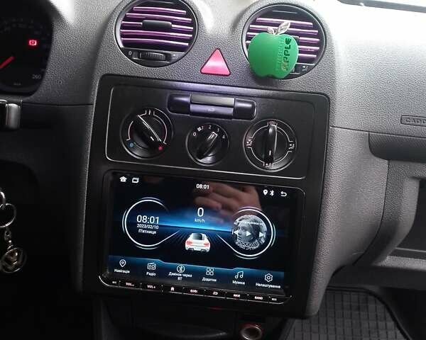 Белый Фольксваген Кадди, объемом двигателя 1.9 л и пробегом 322 тыс. км за 5600 $, фото 1 на Automoto.ua