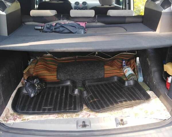 Білий Фольксваген Кадді, об'ємом двигуна 2 л та пробігом 268 тис. км за 5700 $, фото 4 на Automoto.ua