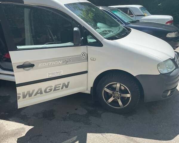 Белый Фольксваген Кадди, объемом двигателя 1.9 л и пробегом 220 тыс. км за 6500 $, фото 4 на Automoto.ua