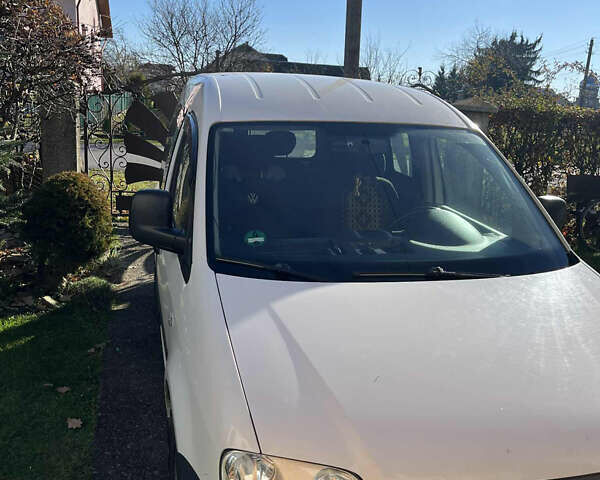 Белый Фольксваген Кадди, объемом двигателя 1.4 л и пробегом 204 тыс. км за 5400 $, фото 1 на Automoto.ua