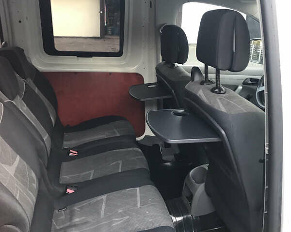 Белый Фольксваген Кадди, объемом двигателя 1.97 л и пробегом 170 тыс. км за 6200 $, фото 4 на Automoto.ua