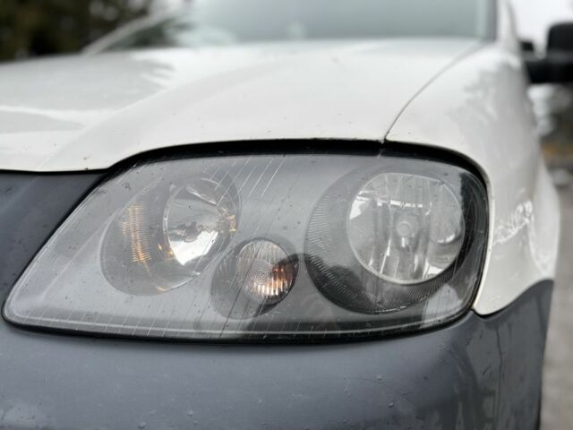 Белый Фольксваген Кадди, объемом двигателя 1.9 л и пробегом 337 тыс. км за 2350 $, фото 7 на Automoto.ua