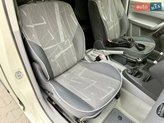 Фольксваген Кадди 2007 в Тернополе на Automoto.ua Белый Фольксваген Кадди, объемом двигателя 2 л и пробегом 257 тыс. км за 5799 $, фото 40 на Automoto.ua