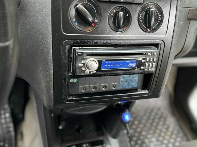 Белый Фольксваген Кадди, объемом двигателя 1.9 л и пробегом 337 тыс. км за 2350 $, фото 21 на Automoto.ua