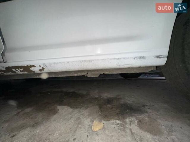 Білий Фольксваген Кадді, об'ємом двигуна 2 л та пробігом 385 тис. км за 4500 $, фото 7 на Automoto.ua