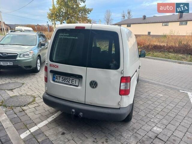 Белый Фольксваген Кадди, объемом двигателя 1.9 л и пробегом 413 тыс. км за 4200 $, фото 4 на Automoto.ua