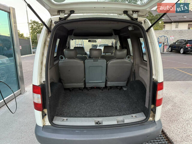 Белый Фольксваген Кадди, объемом двигателя 2 л и пробегом 250 тыс. км за 6500 $, фото 31 на Automoto.ua