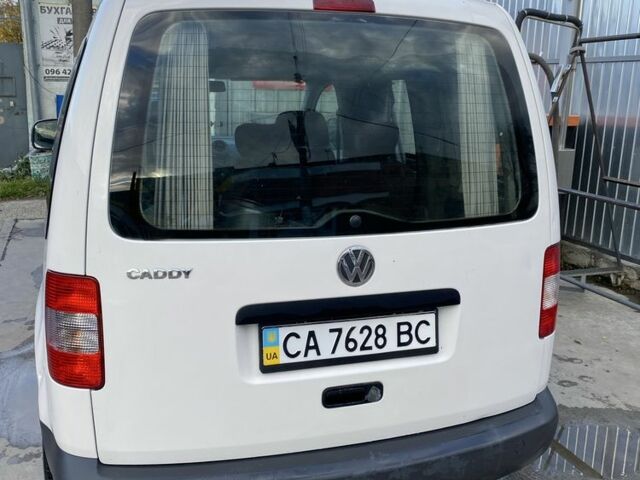 Белый Фольксваген Кадди, объемом двигателя 1.4 л и пробегом 313 тыс. км за 5700 $, фото 3 на Automoto.ua