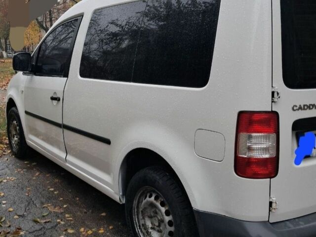 Белый Фольксваген Кадди, объемом двигателя 1.4 л и пробегом 157 тыс. км за 5000 $, фото 2 на Automoto.ua