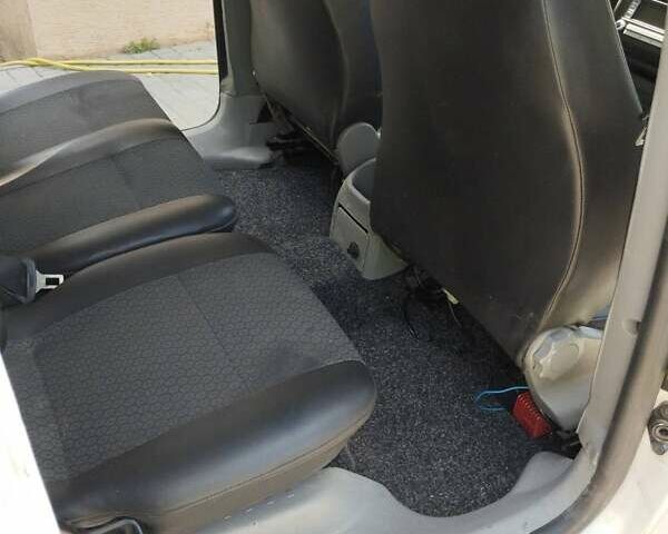 Белый Фольксваген Кадди, объемом двигателя 1.9 л и пробегом 365 тыс. км за 6000 $, фото 8 на Automoto.ua