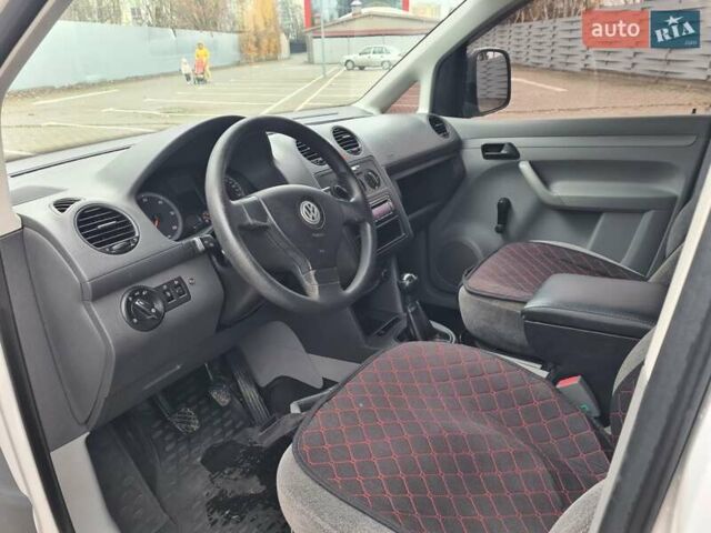 Белый Фольксваген Кадди, объемом двигателя 1.97 л и пробегом 257 тыс. км за 5300 $, фото 27 на Automoto.ua