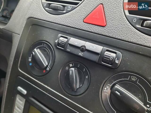 Білий Фольксваген Кадді, об'ємом двигуна 2 л та пробігом 232 тис. км за 5600 $, фото 16 на Automoto.ua