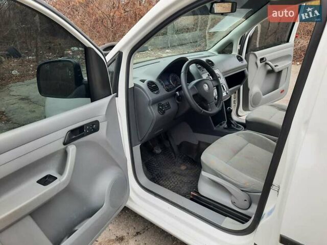 Білий Фольксваген Кадді, об'ємом двигуна 2 л та пробігом 232 тис. км за 5600 $, фото 30 на Automoto.ua