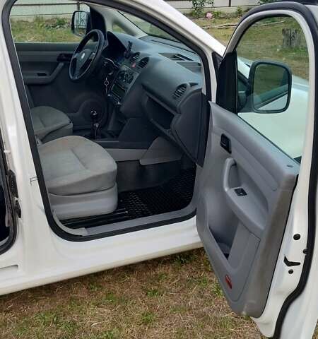 Белый Фольксваген Кадди, объемом двигателя 1.9 л и пробегом 288 тыс. км за 7300 $, фото 8 на Automoto.ua