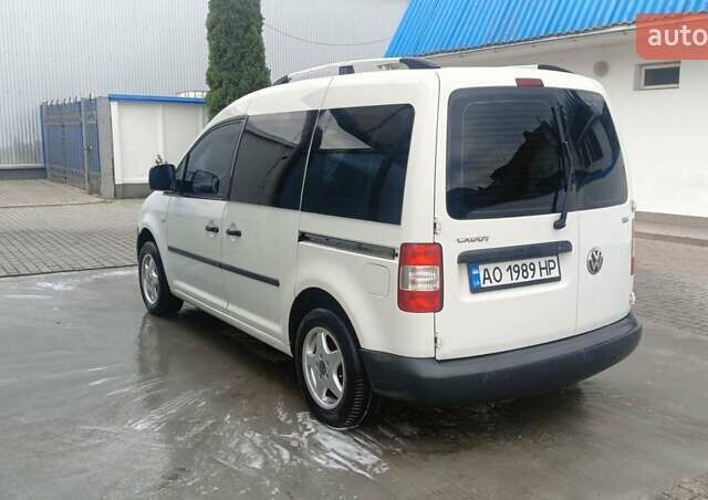 Белый Фольксваген Кадди, объемом двигателя 1.9 л и пробегом 350 тыс. км за 8300 $, фото 1 на Automoto.ua