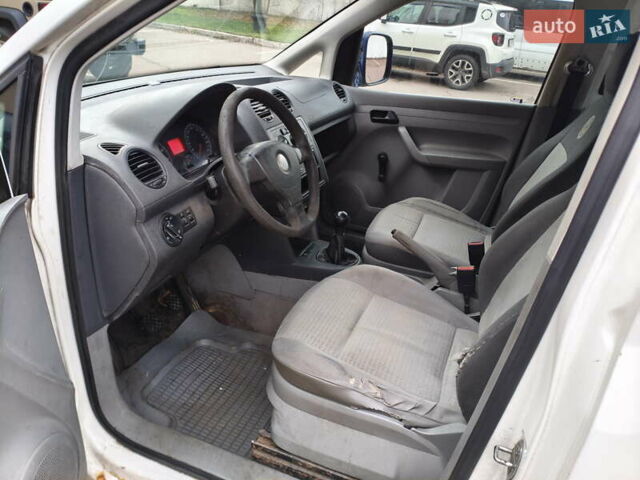 Білий Фольксваген Кадді, об'ємом двигуна 1.6 л та пробігом 477 тис. км за 3489 $, фото 6 на Automoto.ua