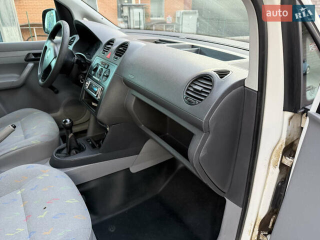 Белый Фольксваген Кадди, объемом двигателя 2 л и пробегом 250 тыс. км за 6500 $, фото 17 на Automoto.ua