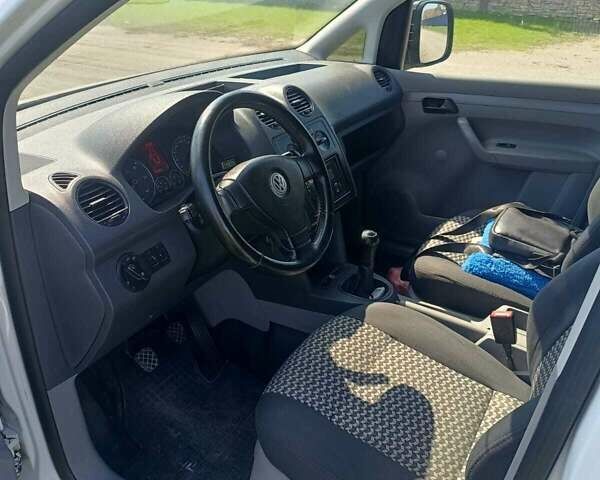 Белый Фольксваген Кадди, объемом двигателя 2 л и пробегом 360 тыс. км за 6900 $, фото 6 на Automoto.ua