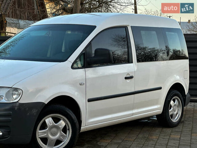 Белый Фольксваген Кадди, объемом двигателя 1.9 л и пробегом 240 тыс. км за 5200 $, фото 2 на Automoto.ua