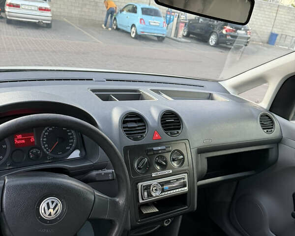 Белый Фольксваген Кадди, объемом двигателя 2 л и пробегом 250 тыс. км за 6500 $, фото 19 на Automoto.ua