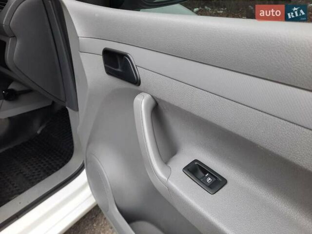 Білий Фольксваген Кадді, об'ємом двигуна 2 л та пробігом 232 тис. км за 5600 $, фото 13 на Automoto.ua