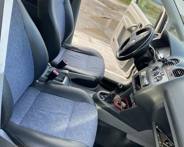 Белый Фольксваген Кадди, объемом двигателя 1.4 л и пробегом 313 тыс. км за 5700 $, фото 5 на Automoto.ua