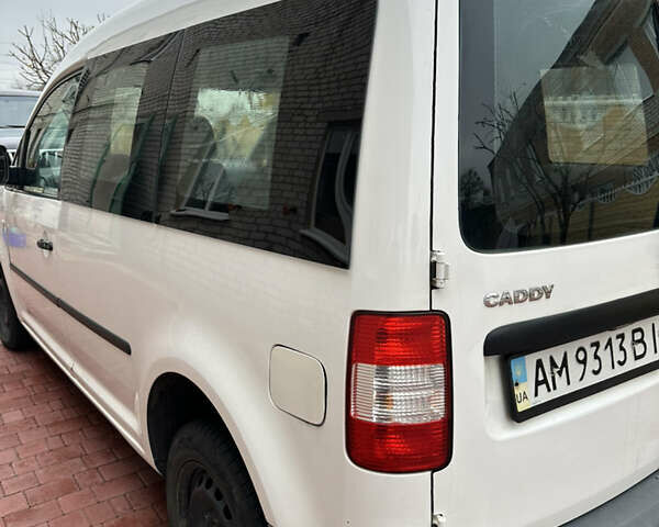 Білий Фольксваген Кадді, об'ємом двигуна 1.98 л та пробігом 388 тис. км за 5500 $, фото 6 на Automoto.ua