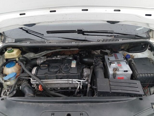 Белый Фольксваген Кадди, объемом двигателя 1.9 л и пробегом 200 тыс. км за 8000 $, фото 4 на Automoto.ua