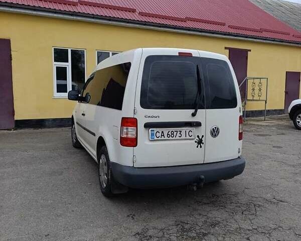 Белый Фольксваген Кадди, объемом двигателя 2 л и пробегом 280 тыс. км за 6400 $, фото 2 на Automoto.ua