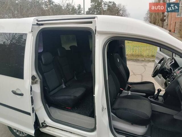 Белый Фольксваген Кадди, объемом двигателя 1.97 л и пробегом 279 тыс. км за 5500 $, фото 19 на Automoto.ua