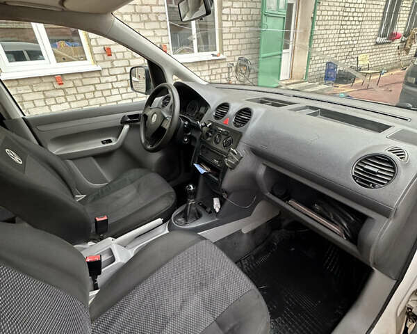 Білий Фольксваген Кадді, об'ємом двигуна 1.98 л та пробігом 388 тис. км за 5500 $, фото 7 на Automoto.ua