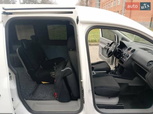 Белый Фольксваген Кадди, объемом двигателя 1.97 л и пробегом 279 тыс. км за 5500 $, фото 12 на Automoto.ua