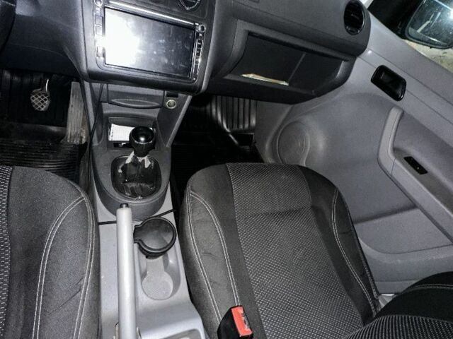 Белый Фольксваген Кадди, объемом двигателя 2 л и пробегом 385 тыс. км за 4500 $, фото 5 на Automoto.ua