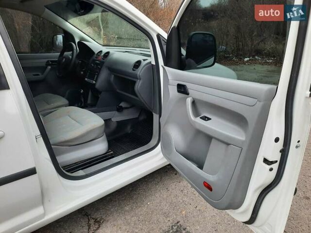 Білий Фольксваген Кадді, об'ємом двигуна 2 л та пробігом 232 тис. км за 5600 $, фото 18 на Automoto.ua