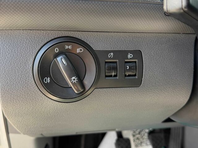 Білий Фольксваген Кадді, об'ємом двигуна 2 л та пробігом 181 тис. км за 5300 $, фото 7 на Automoto.ua