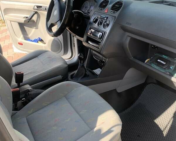 Белый Фольксваген Кадди, объемом двигателя 1.98 л и пробегом 470 тыс. км за 4900 $, фото 21 на Automoto.ua