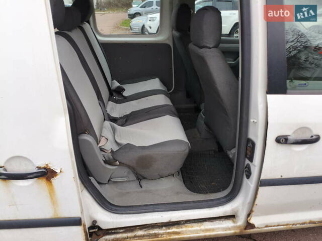 Білий Фольксваген Кадді, об'ємом двигуна 1.6 л та пробігом 477 тис. км за 3489 $, фото 8 на Automoto.ua